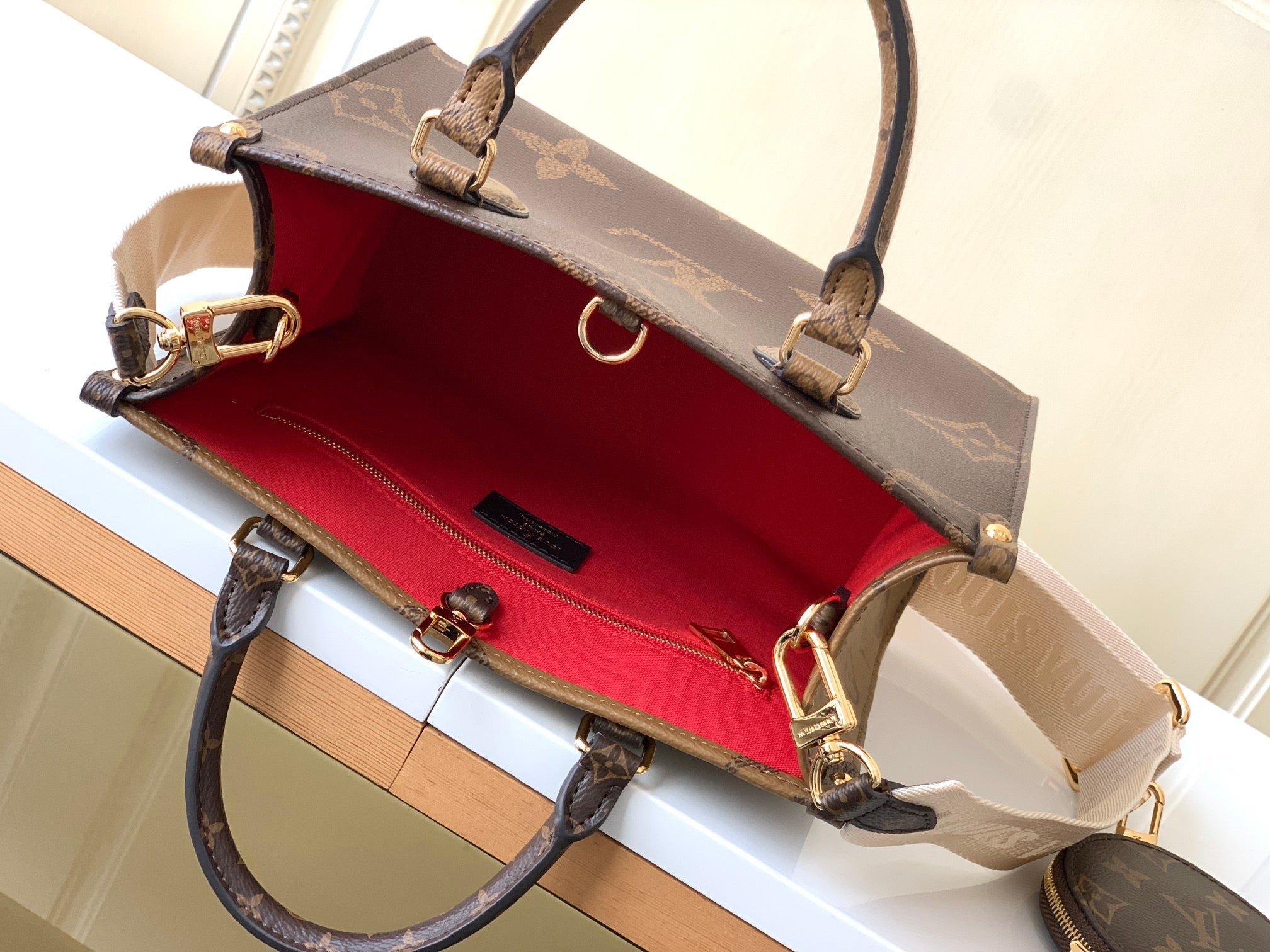 LOUIS VUITTON- LV bag