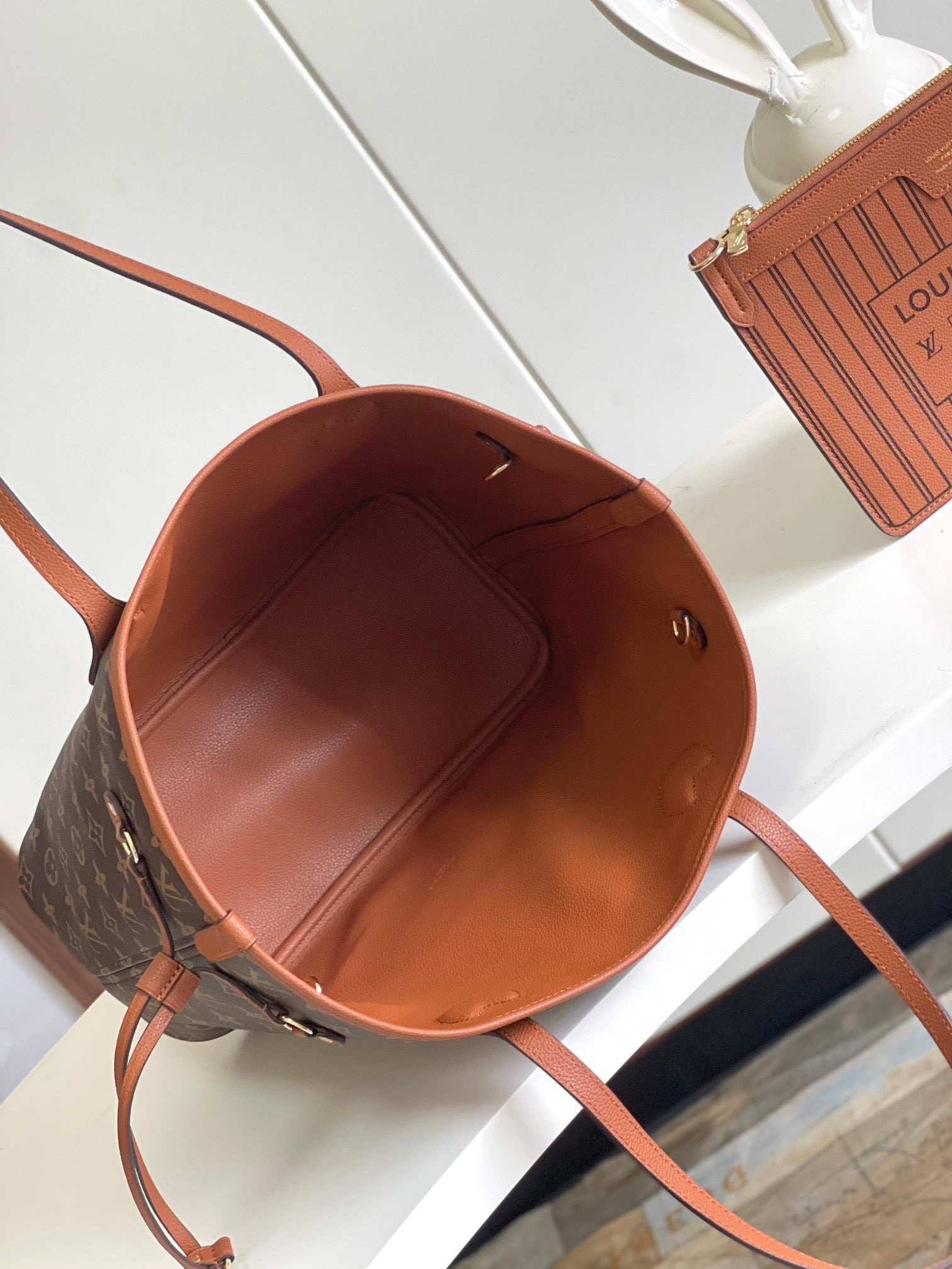 LOUIS VUITTON- LV bag