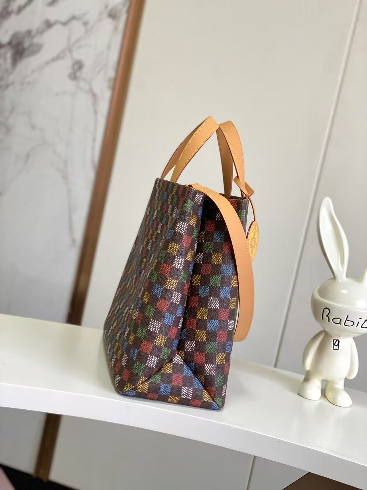 LOUIS VUITTON- LV bag