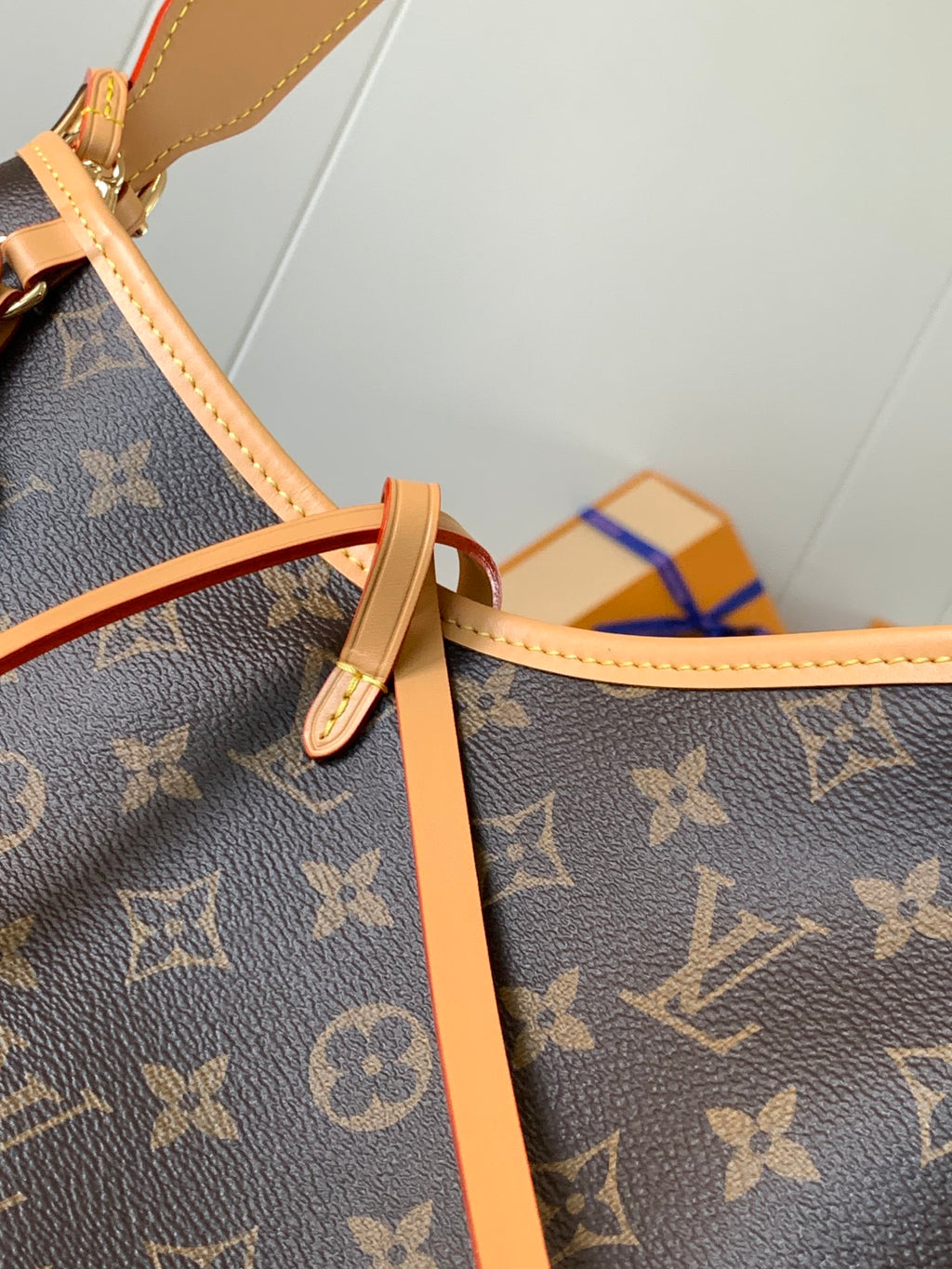 LOUIS VUITTON- LV bag