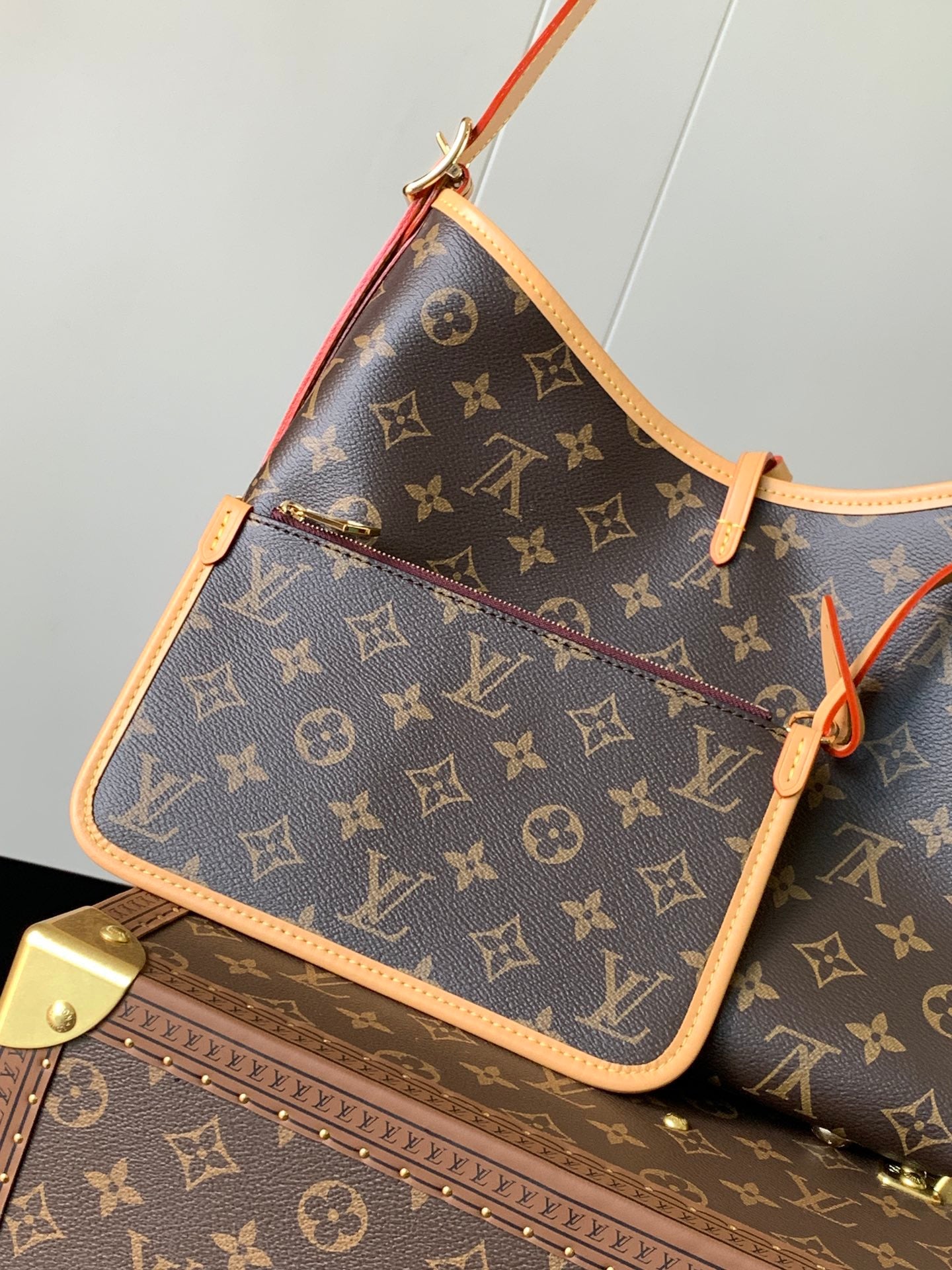 LOUIS VUITTON- LV bag