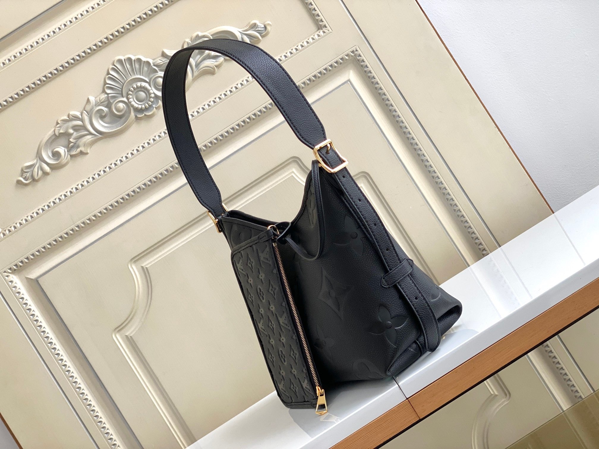 LOUIS VUITTON- LV bag