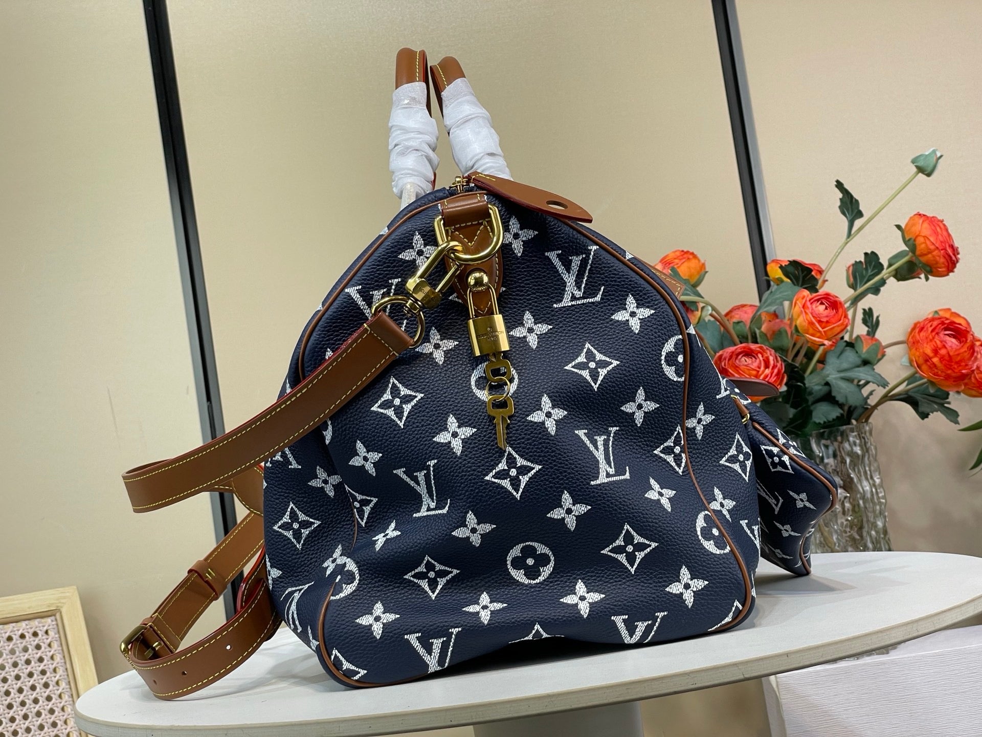 LOUIS VUITTON- LV bag