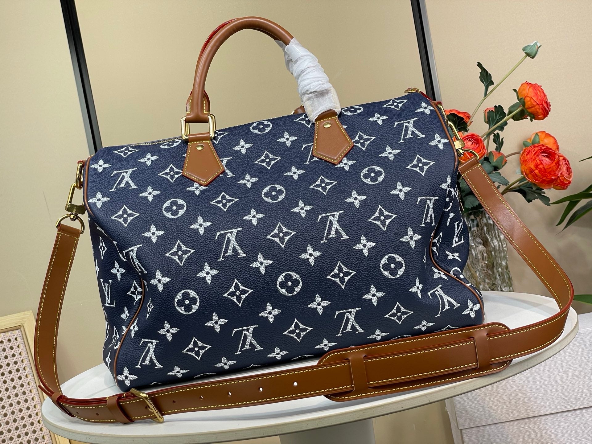 LOUIS VUITTON- LV bag