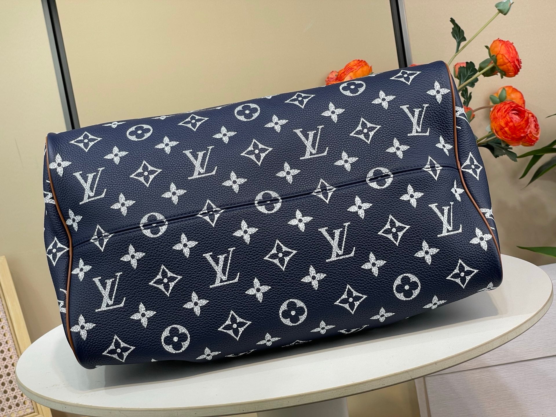 LOUIS VUITTON- LV bag