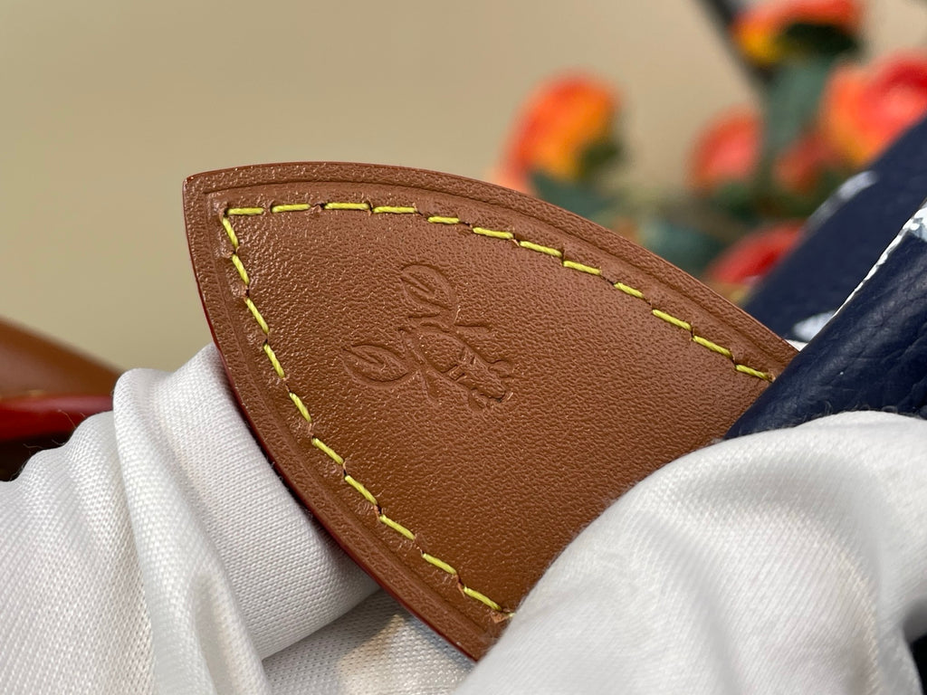 LOUIS VUITTON- LV bag