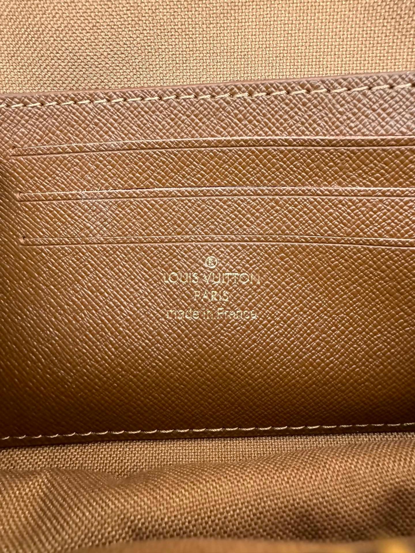 LOUIS VUITTON- LV bag