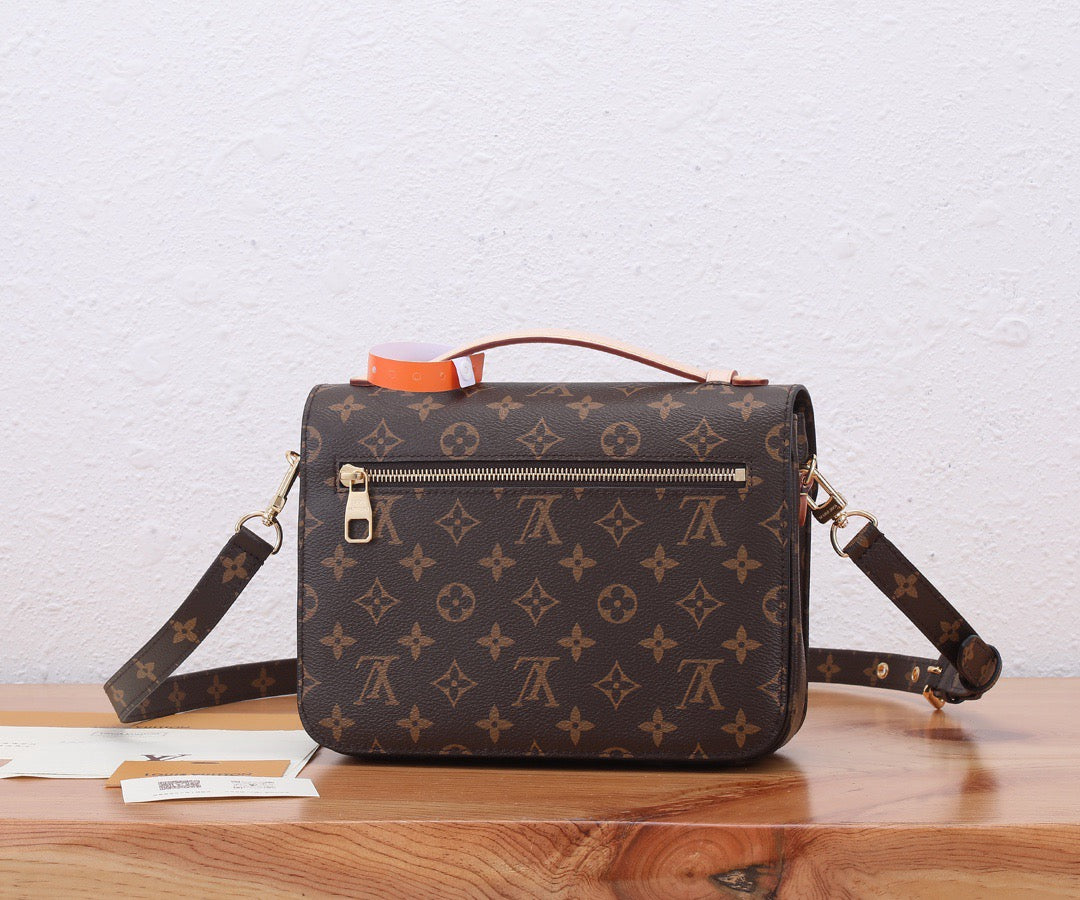 LOUIS VUITTON- LV bag