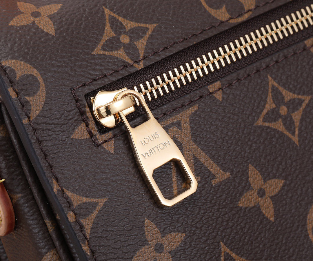 LOUIS VUITTON- LV bag