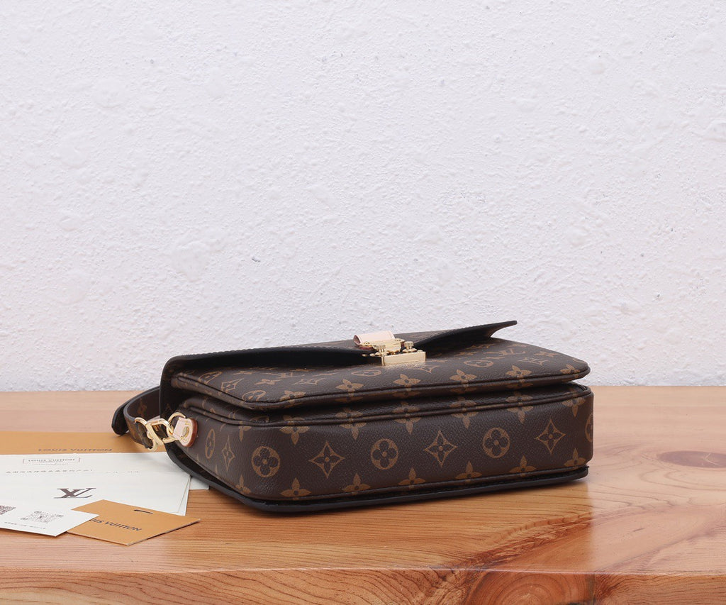 LOUIS VUITTON- LV bag