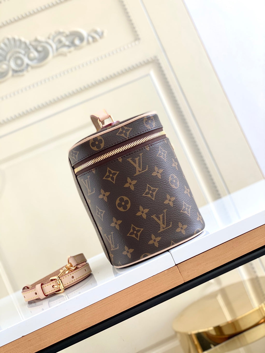 LOUIS VUITTON- LV bag