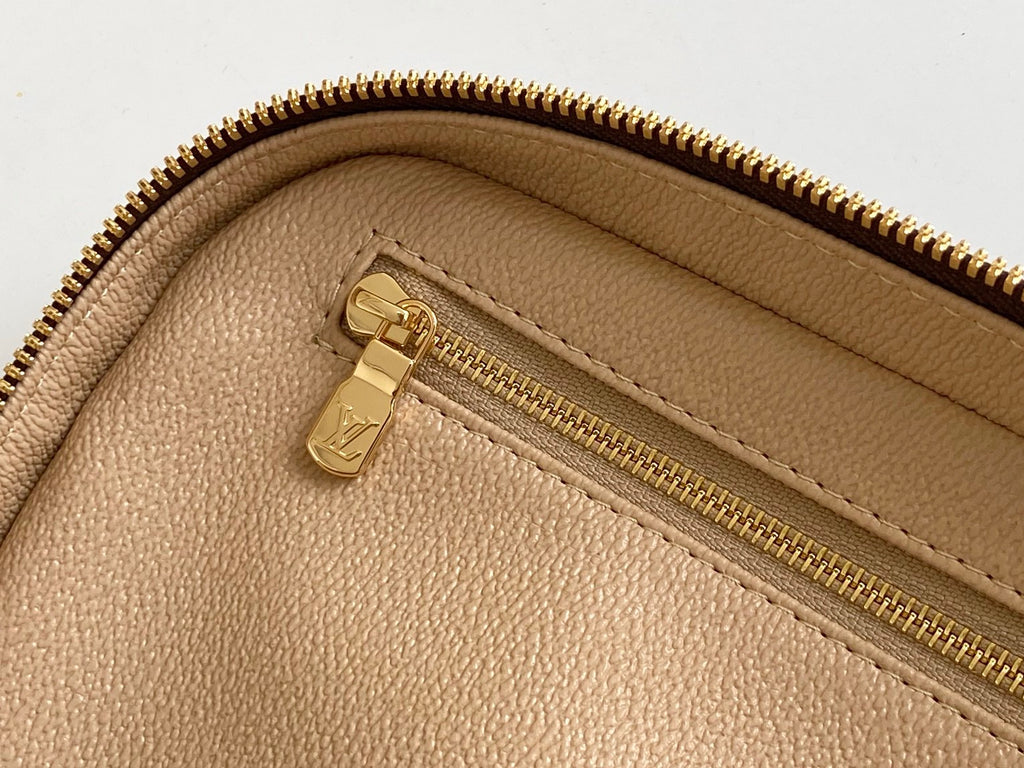 LOUIS VUITTON- LV bag