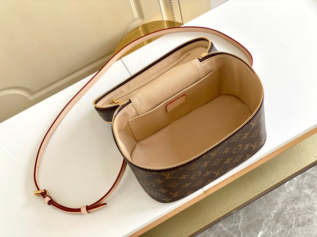 LOUIS VUITTON- LV bag