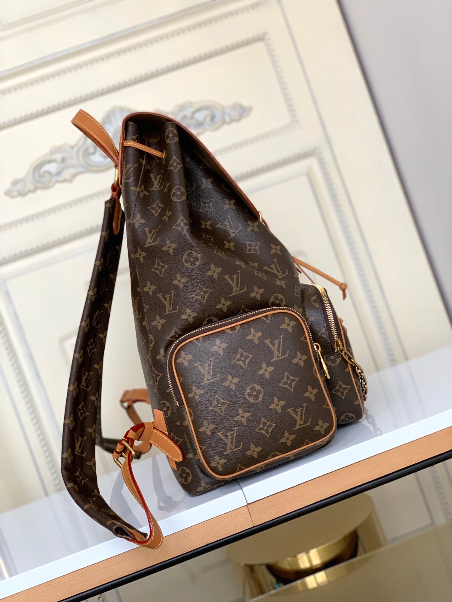 LOUIS VUITTON- LV bag