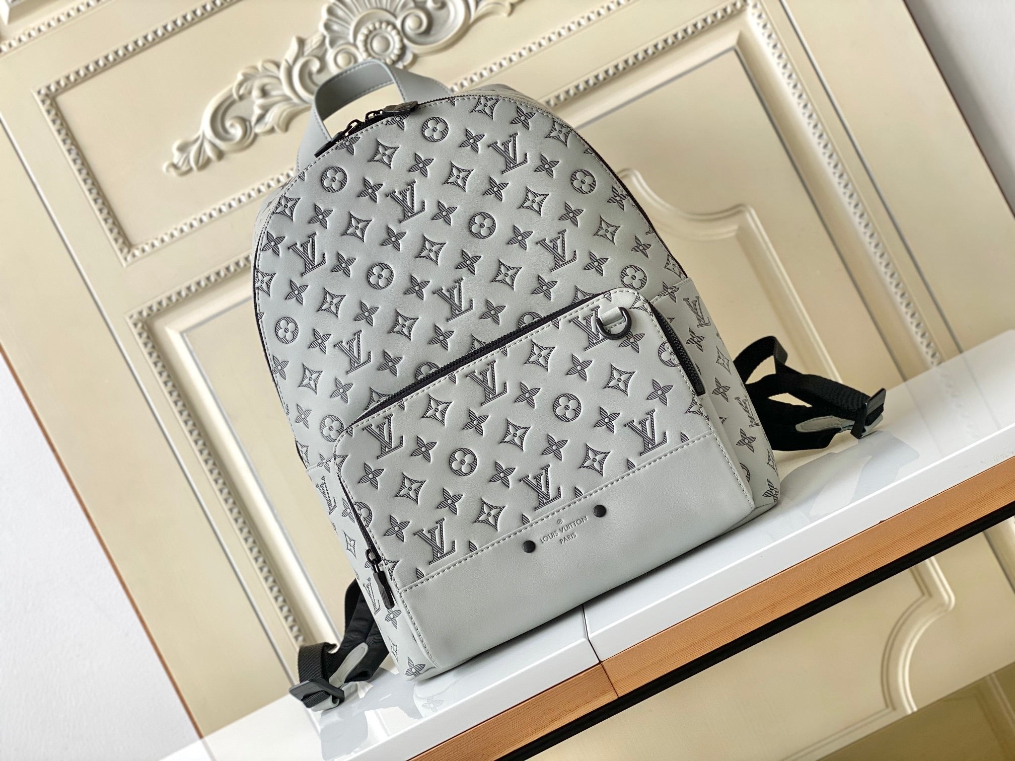 LOUIS VUITTON- LV bag