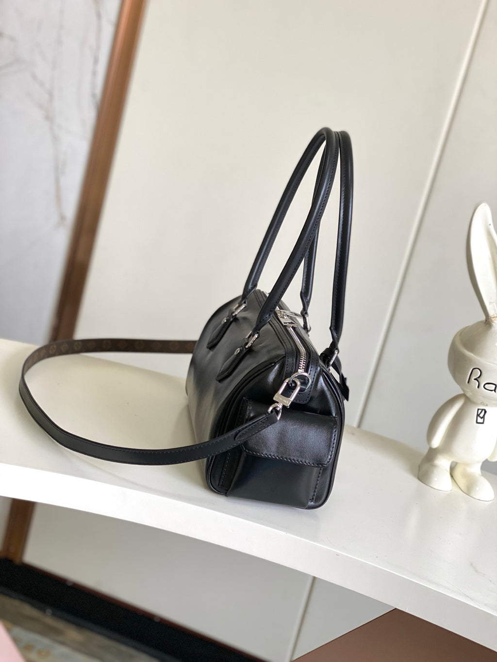 LOUIS VUITTON- LV bag