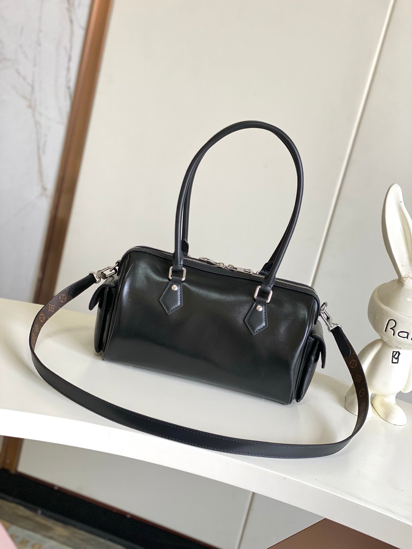 LOUIS VUITTON- LV bag