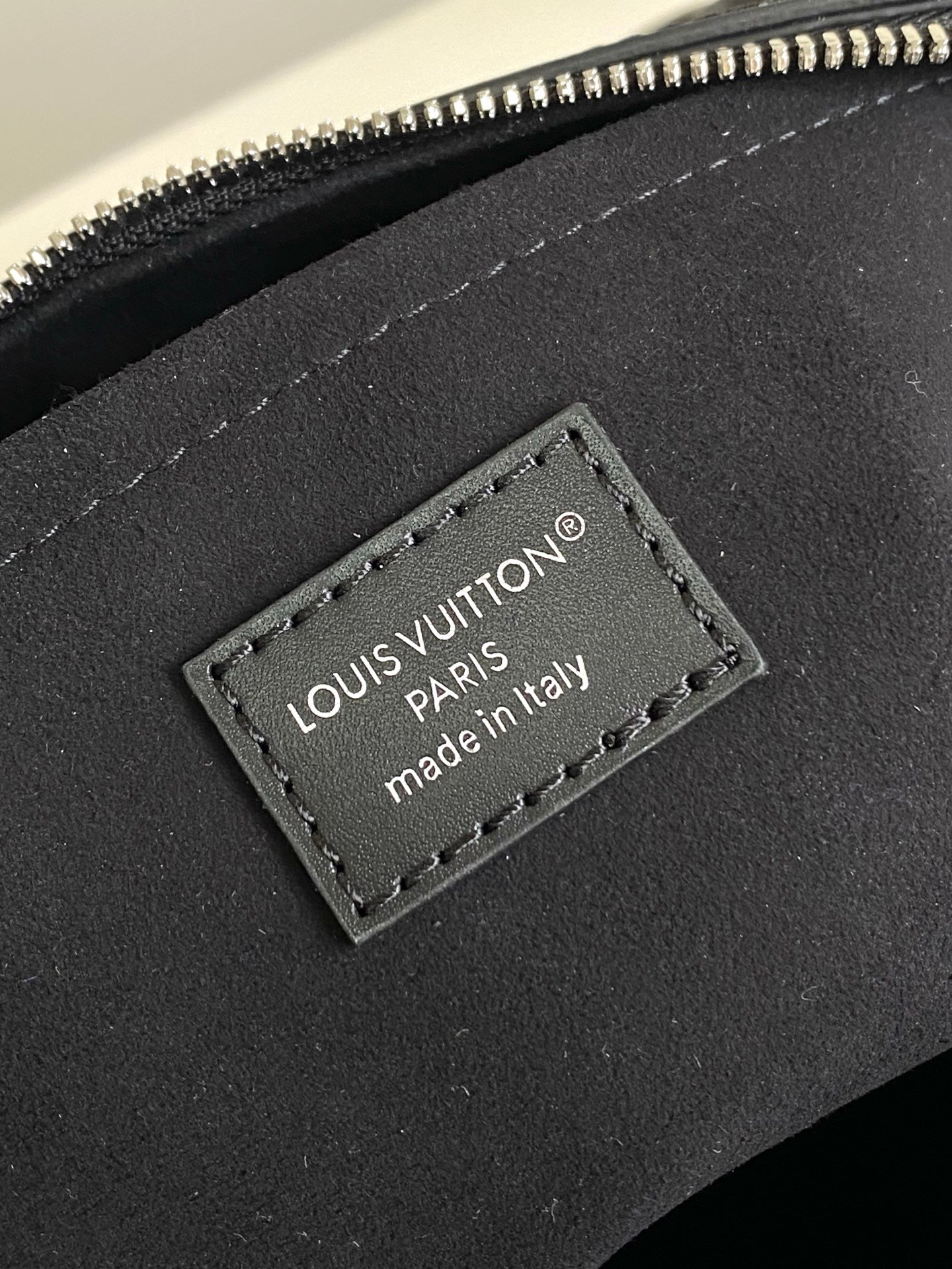 LOUIS VUITTON- LV bag