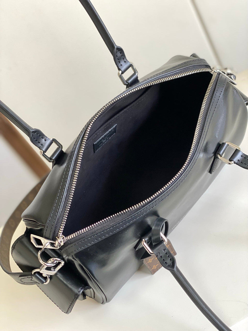 LOUIS VUITTON- LV bag