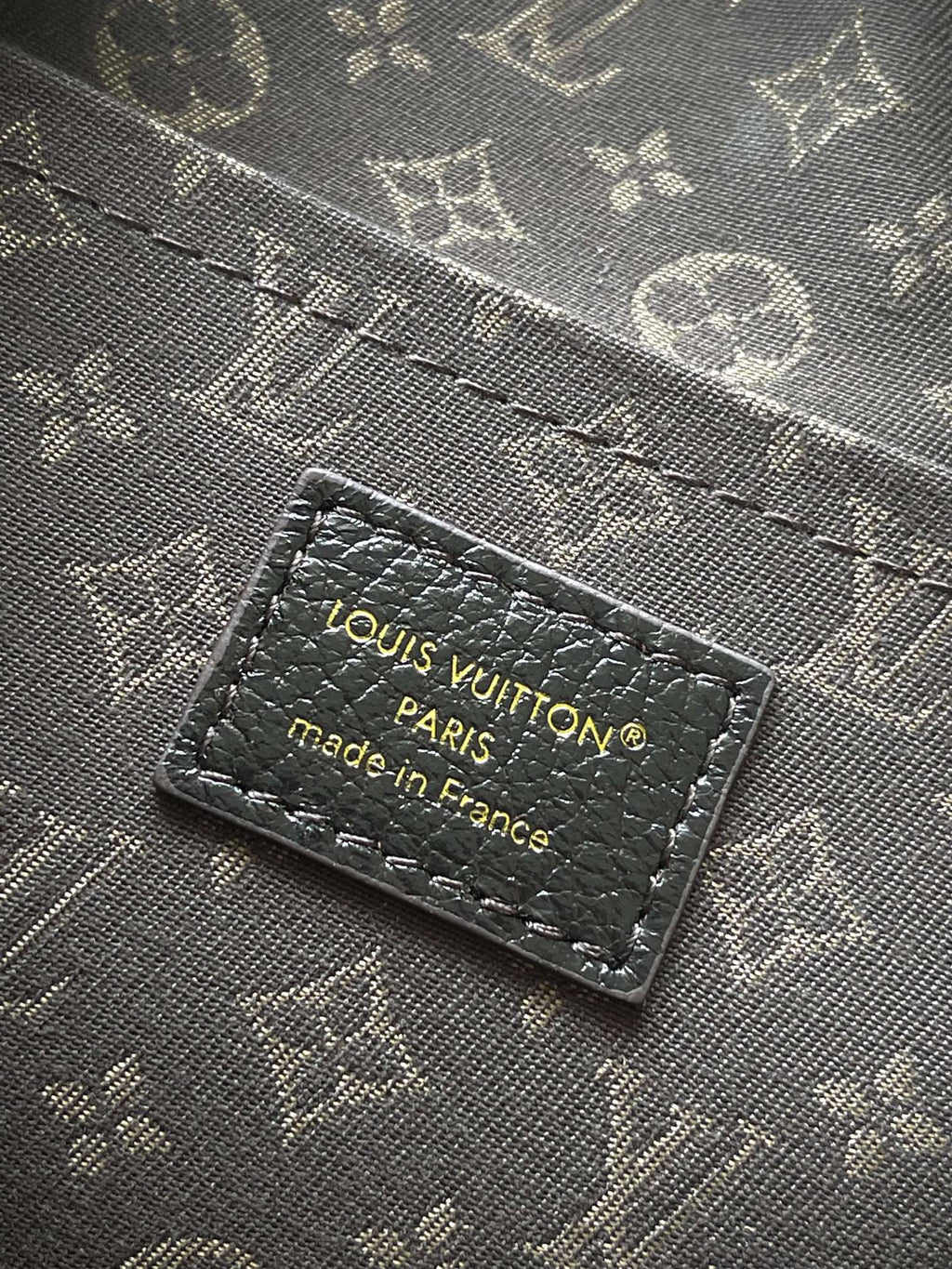 LOUIS VUITTON- LV bag