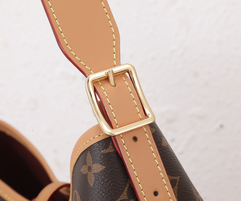 LOUIS VUITTON- LV bag