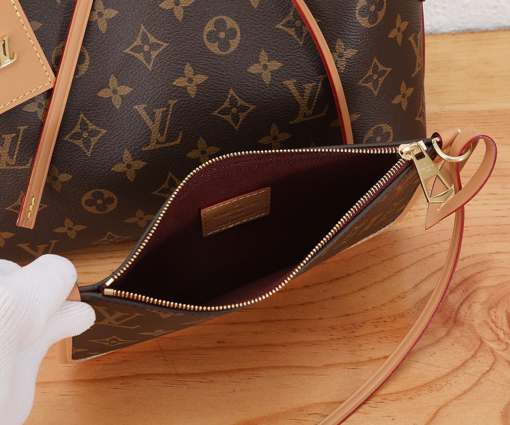 LOUIS VUITTON- LV bag