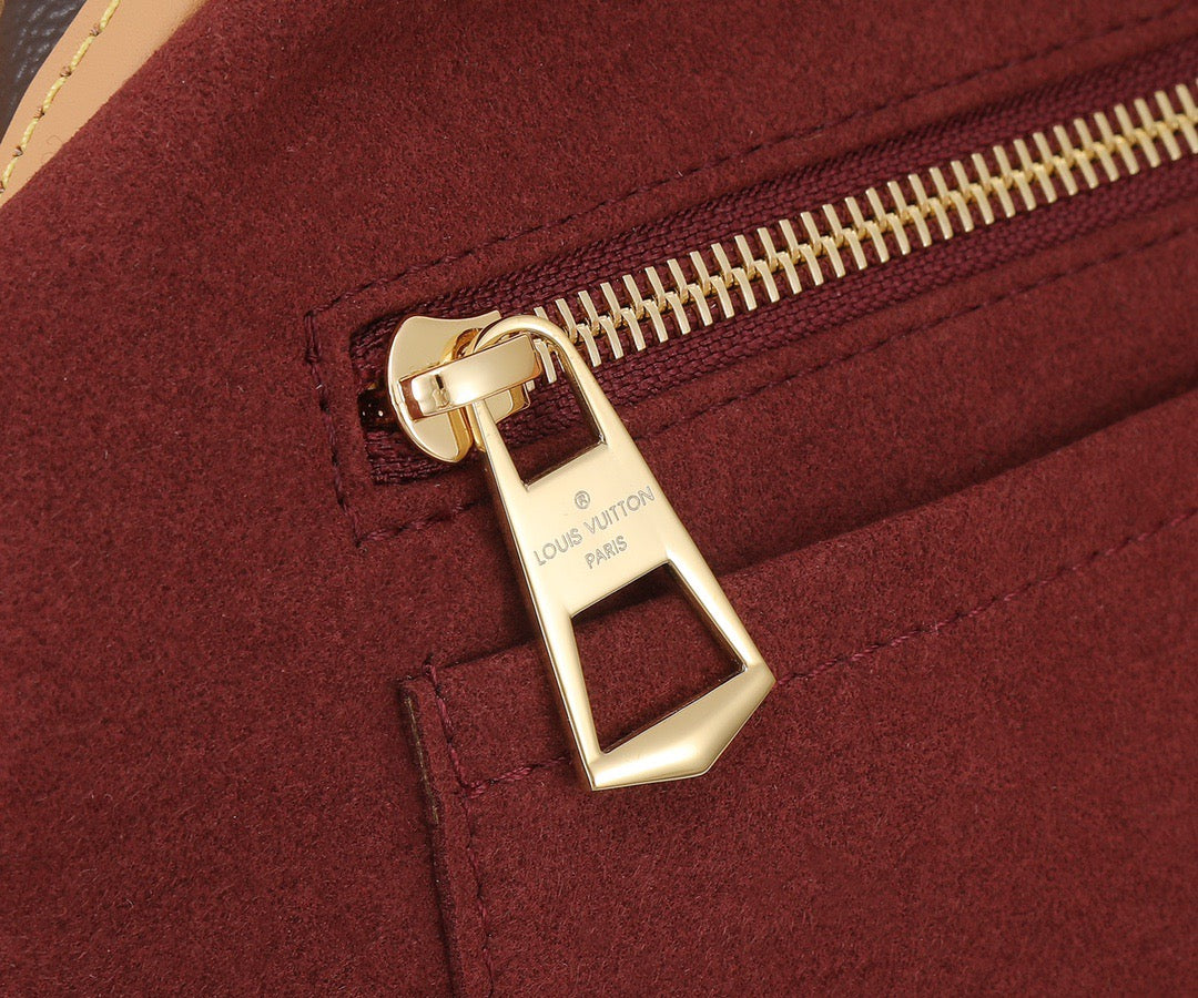 LOUIS VUITTON- LV bag
