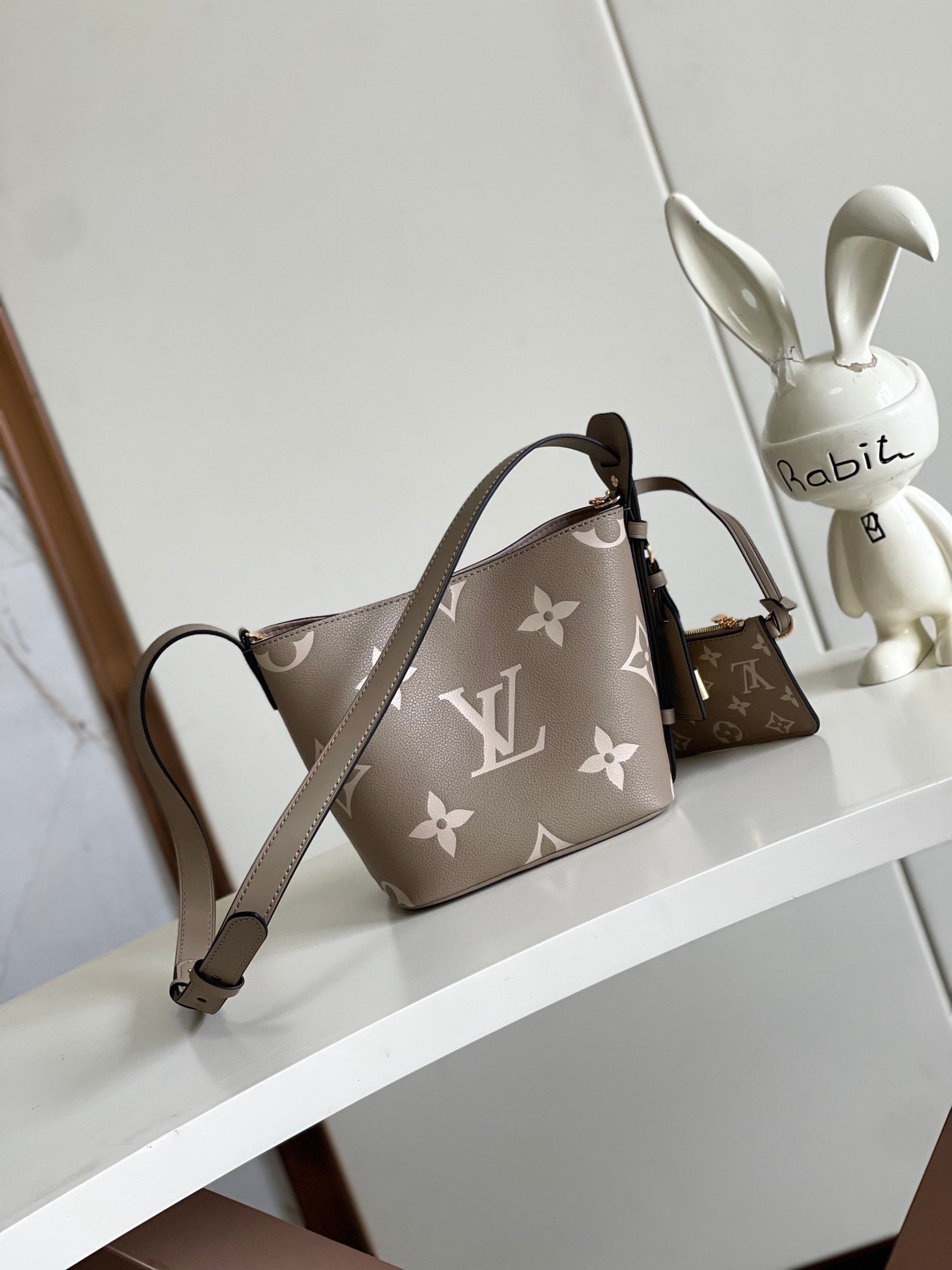 LOUIS VUITTON- LV bag