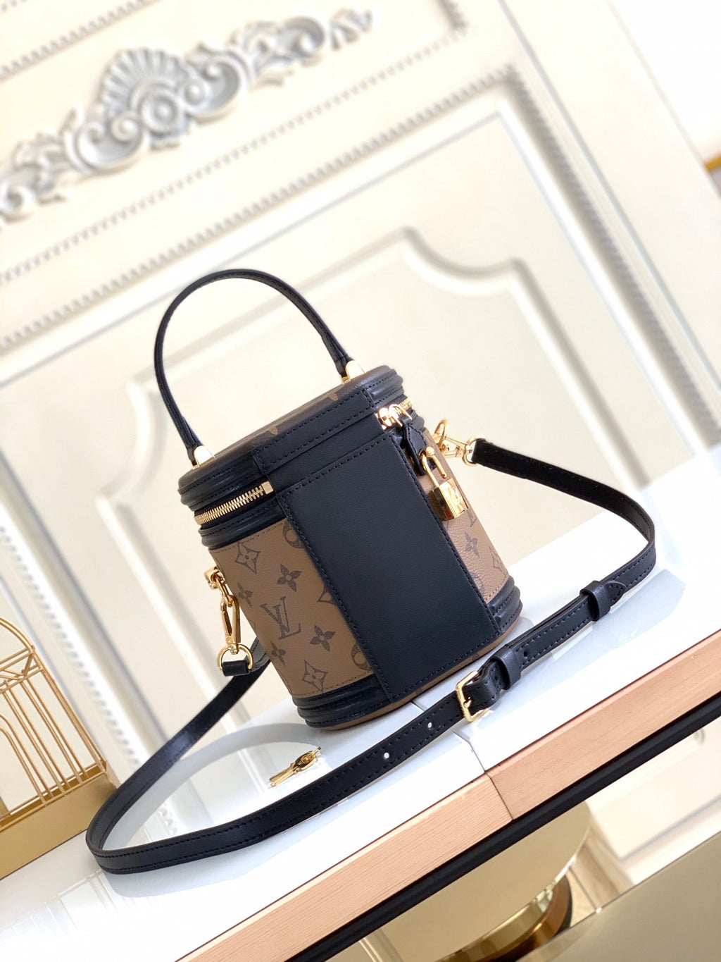 LOUIS VUITTON- LV bag