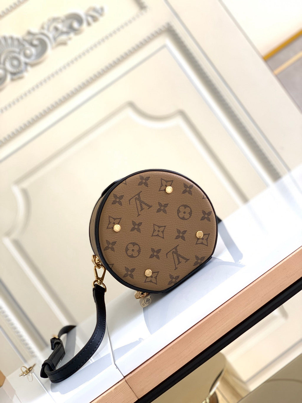 LOUIS VUITTON- LV bag
