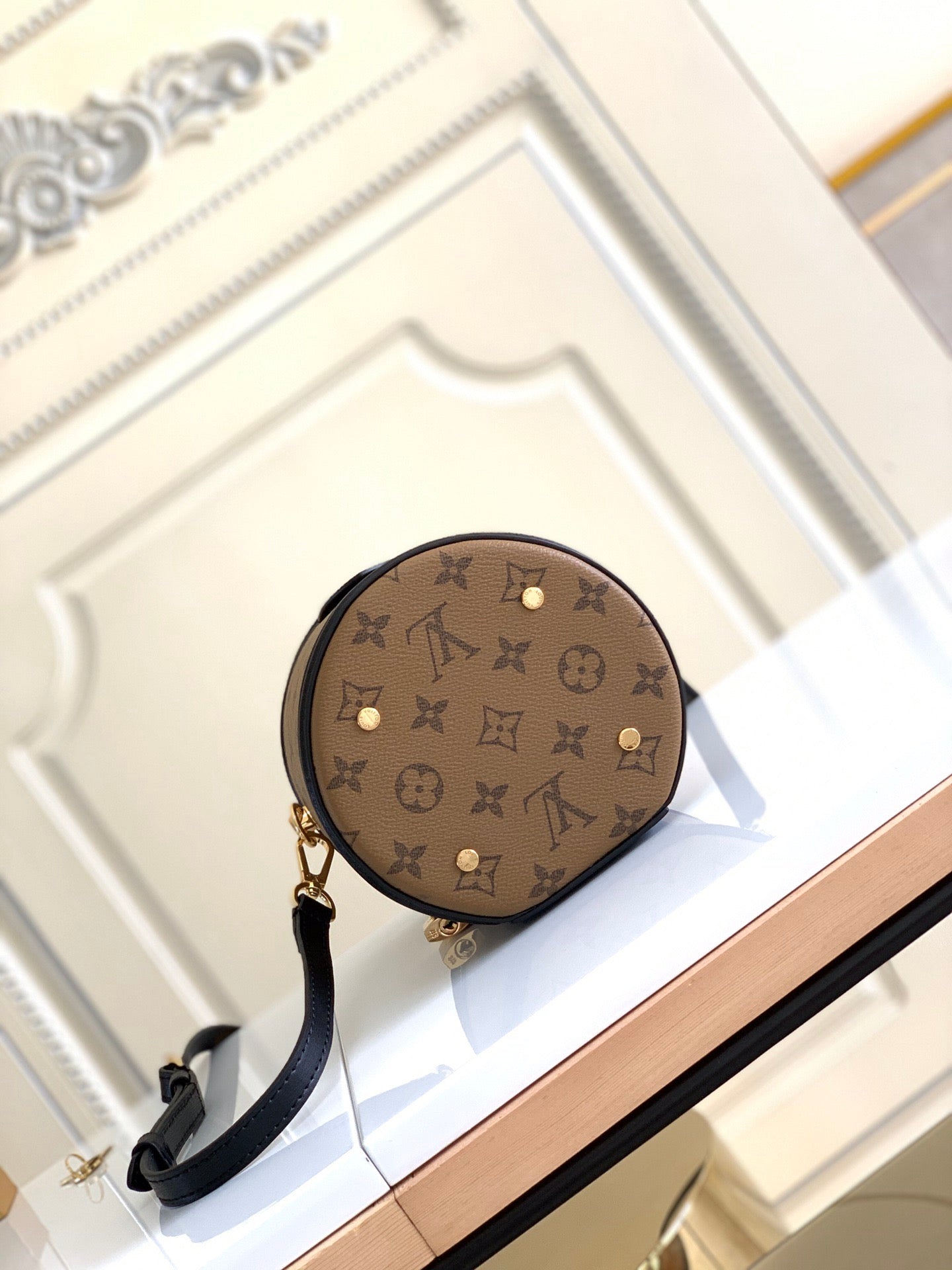 LOUIS VUITTON- LV bag