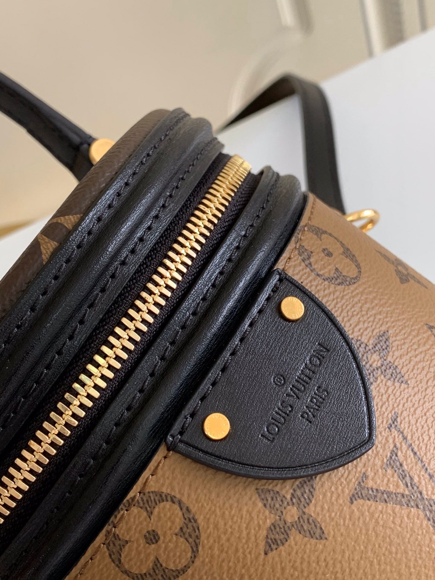 LOUIS VUITTON- LV bag