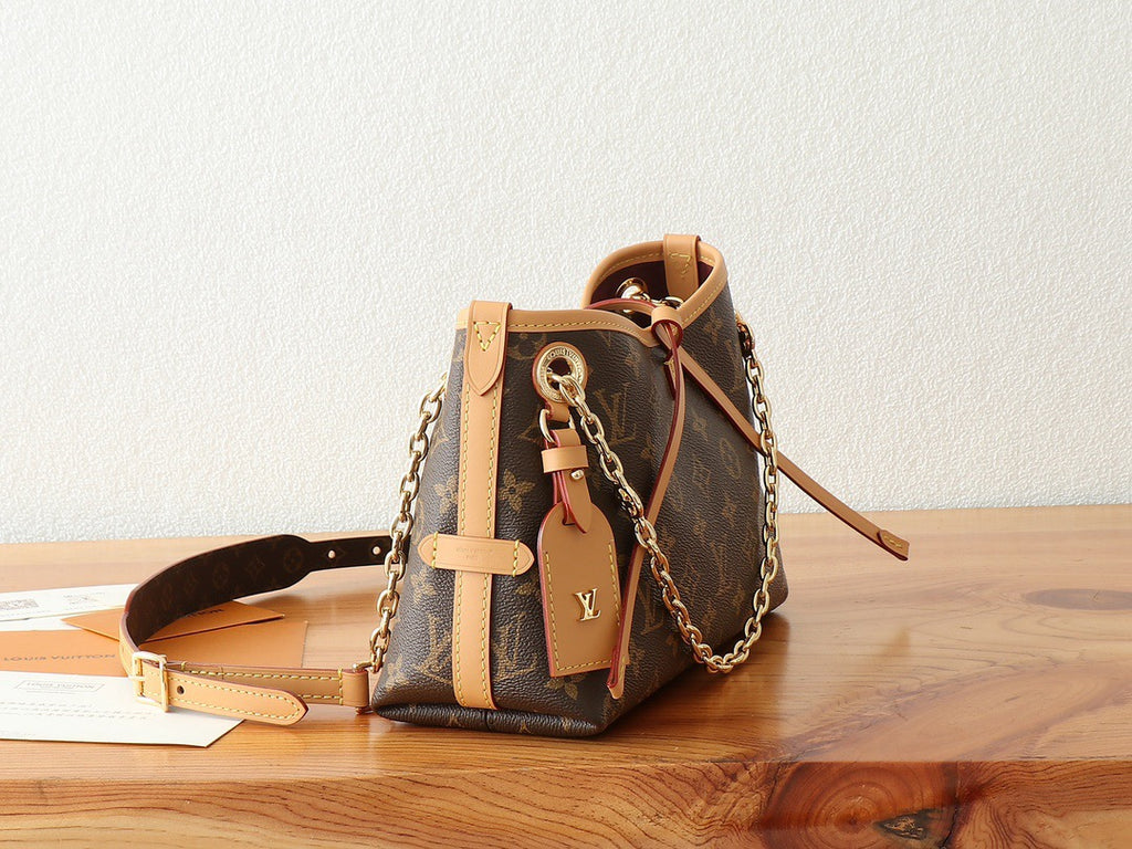 LOUIS VUITTON- LV bag