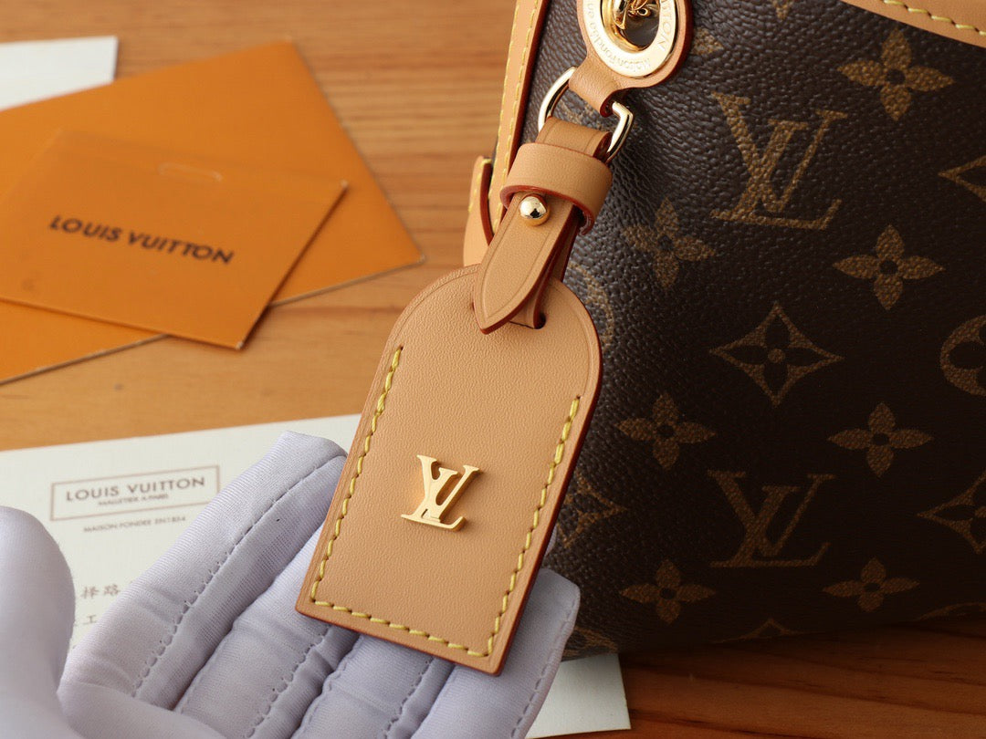 LOUIS VUITTON- LV bag