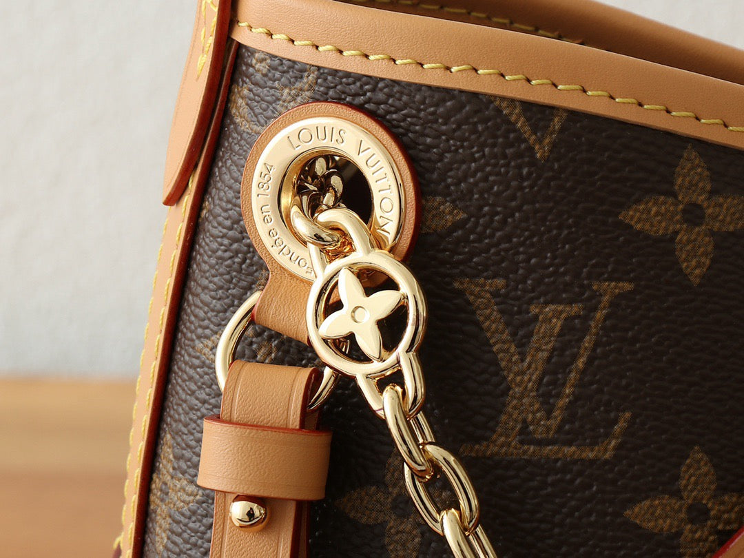 LOUIS VUITTON- LV bag