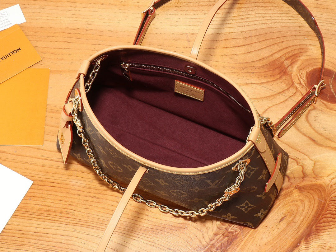 LOUIS VUITTON- LV bag