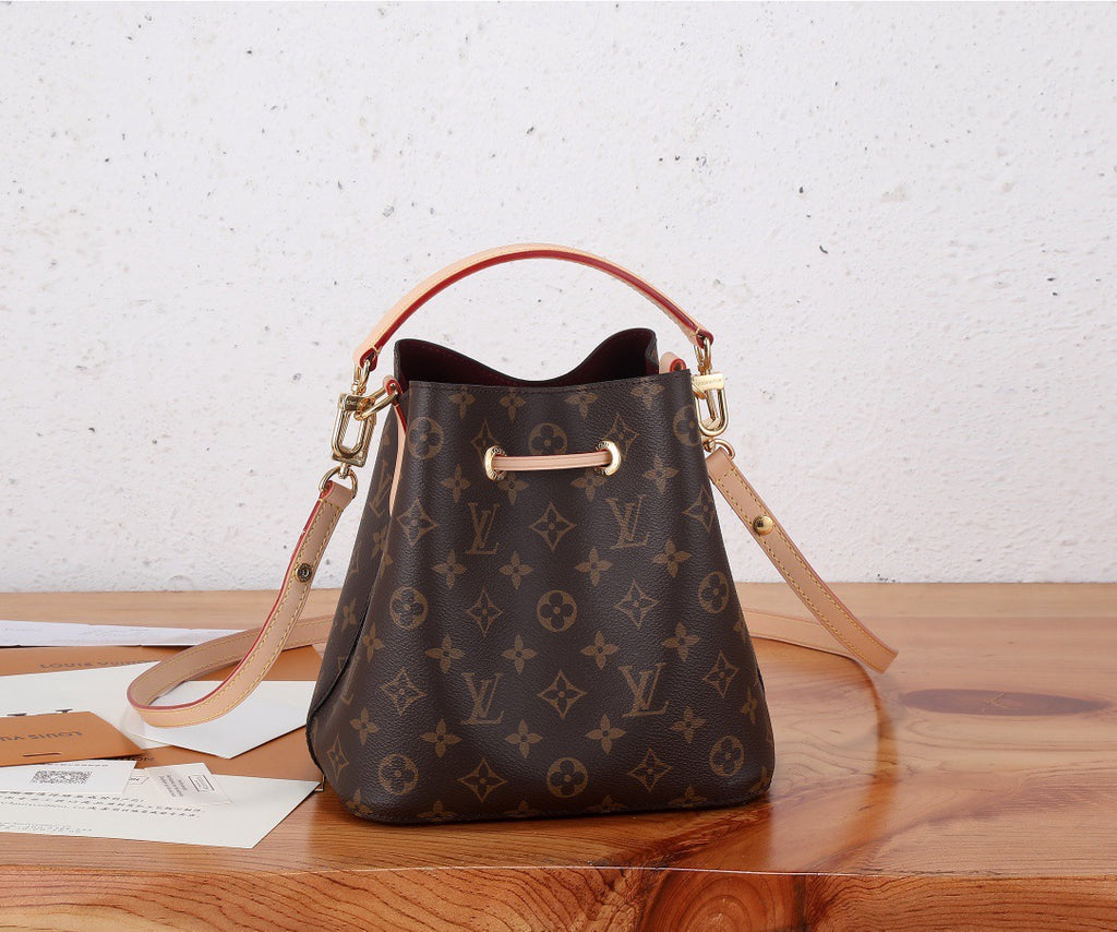 LOUIS VUITTON- LV bag