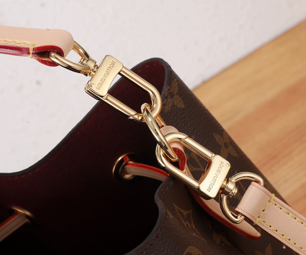 LOUIS VUITTON- LV bag