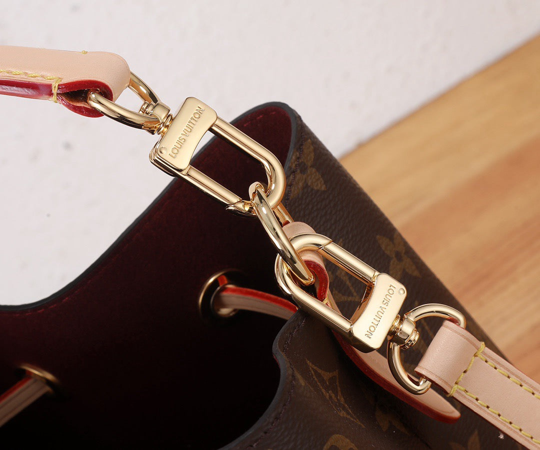 LOUIS VUITTON- LV bag