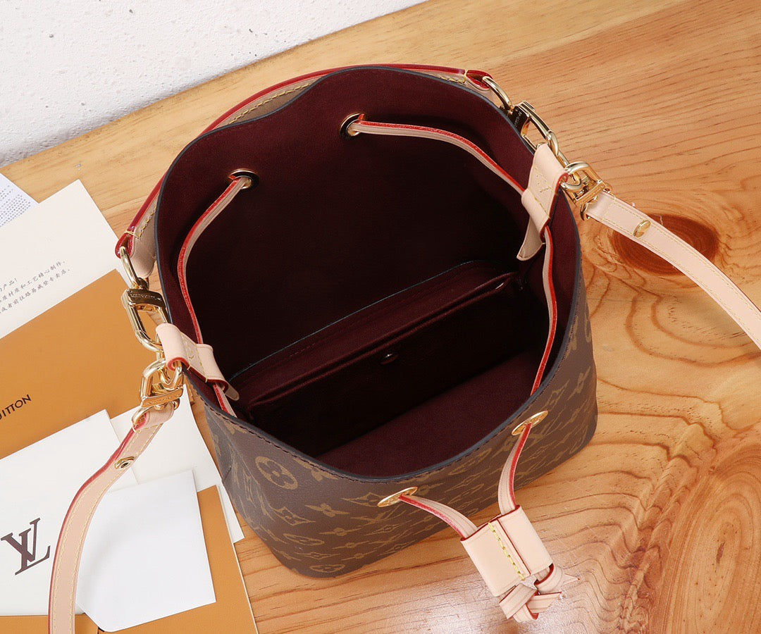 LOUIS VUITTON- LV bag