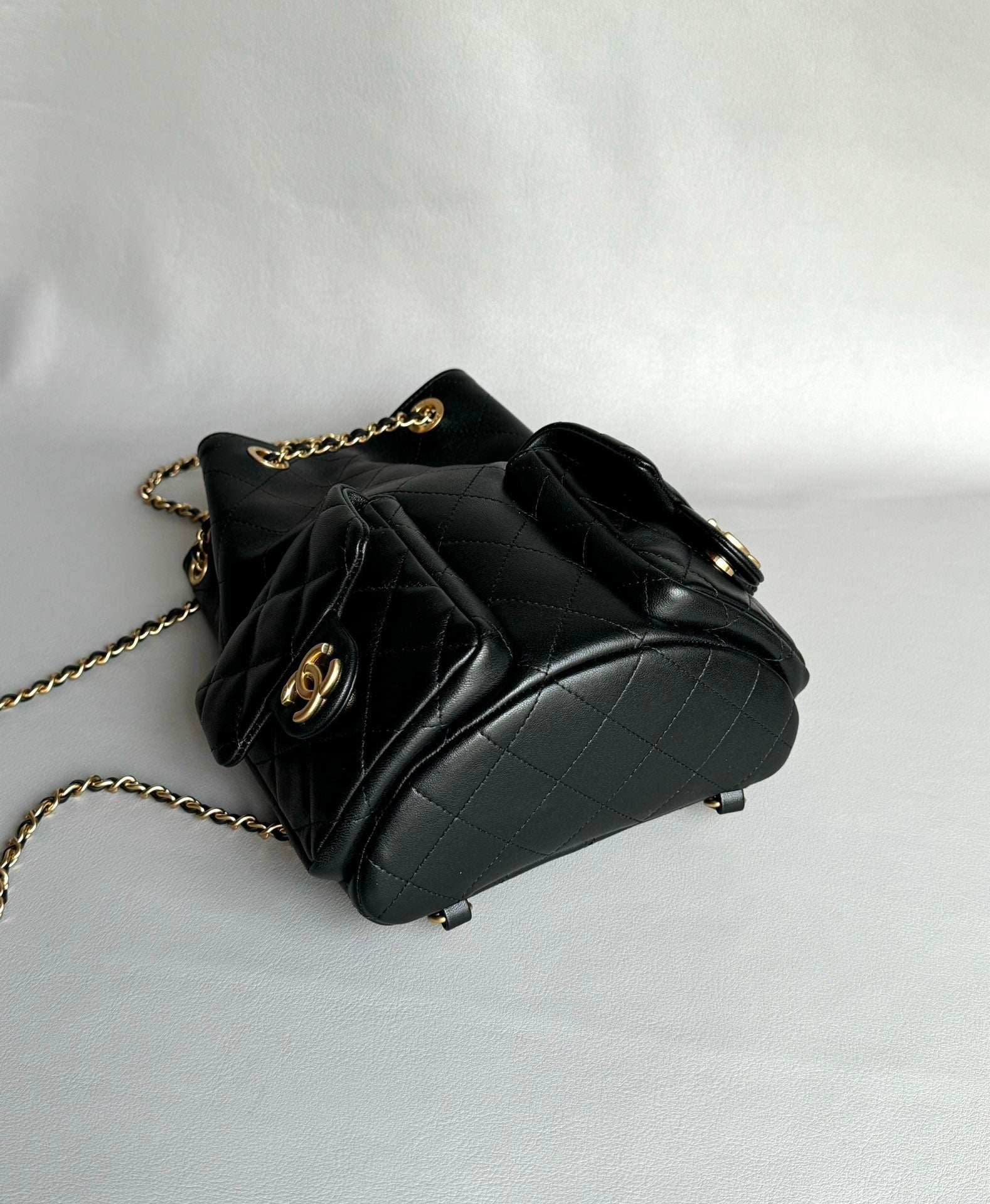 CHANEL-25C backpack golden/sliver