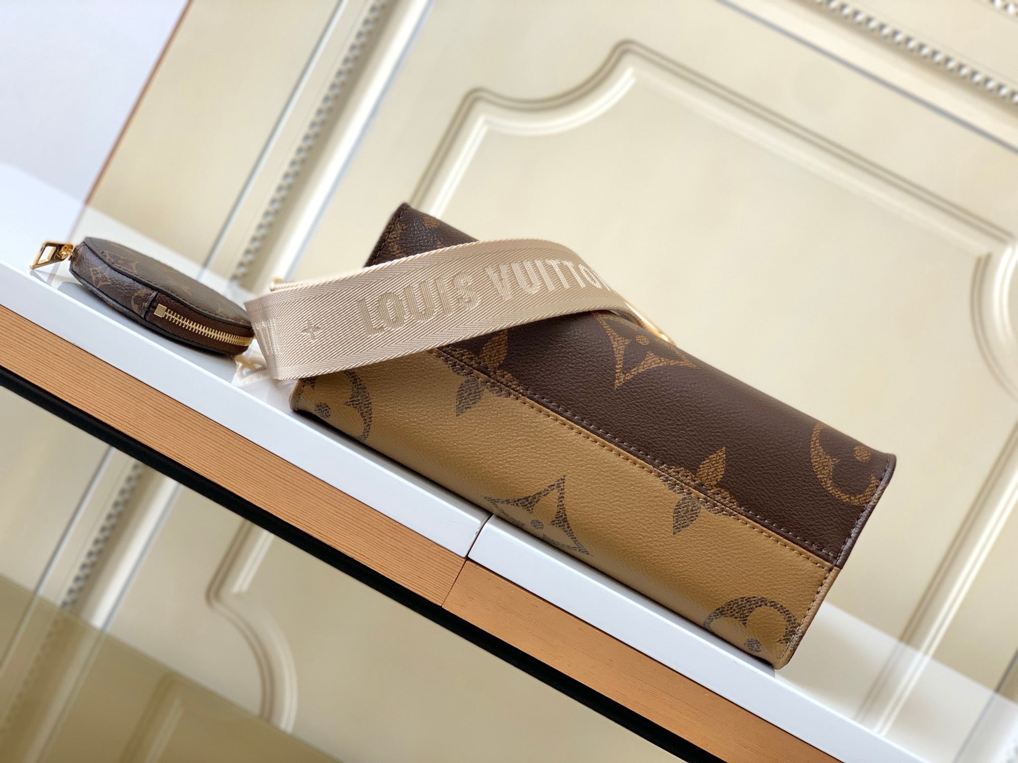 LOUIS VUITTON- LV bag