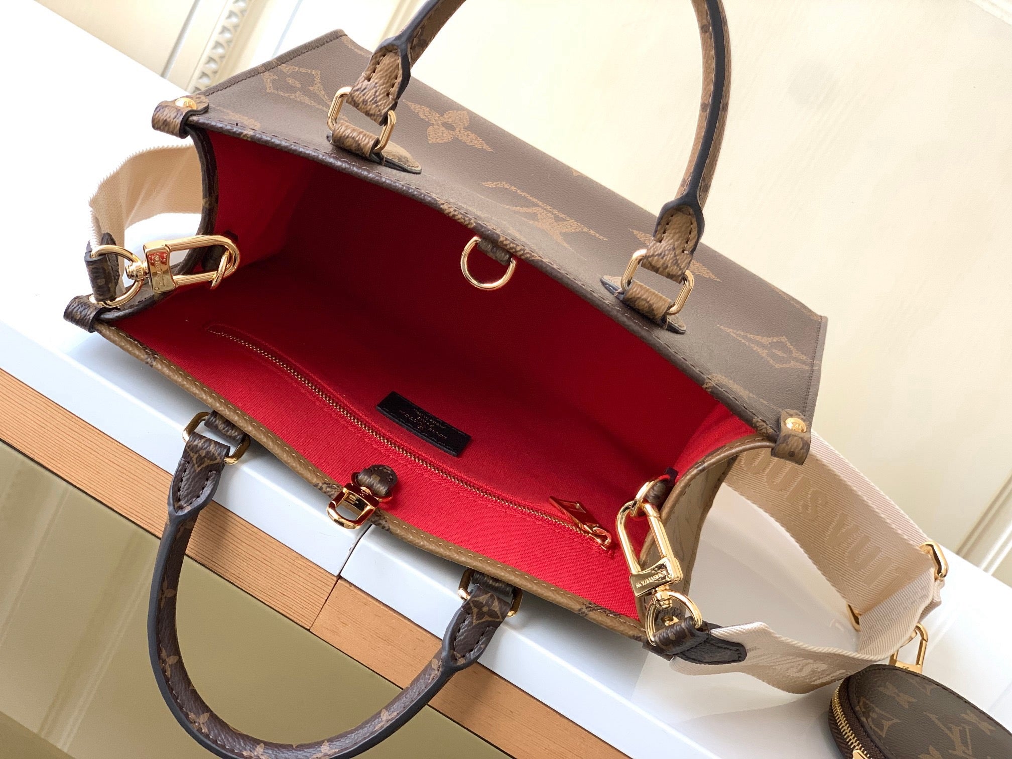 LOUIS VUITTON- LV bag