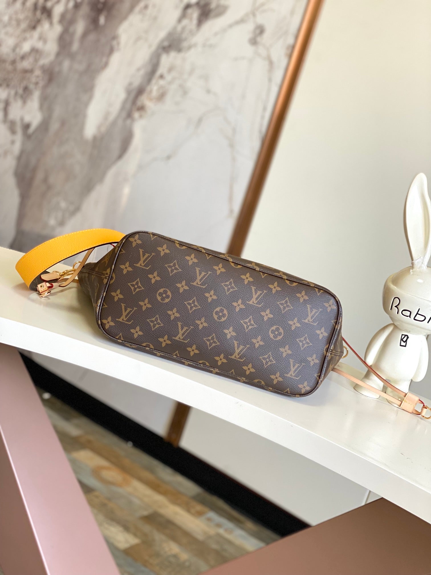 LOUIS VUITTON- LV bag