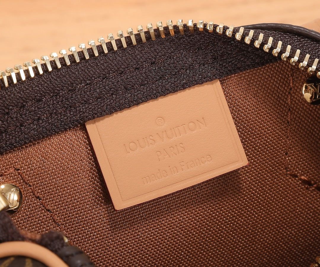 LOUIS VUITTON- LV bag