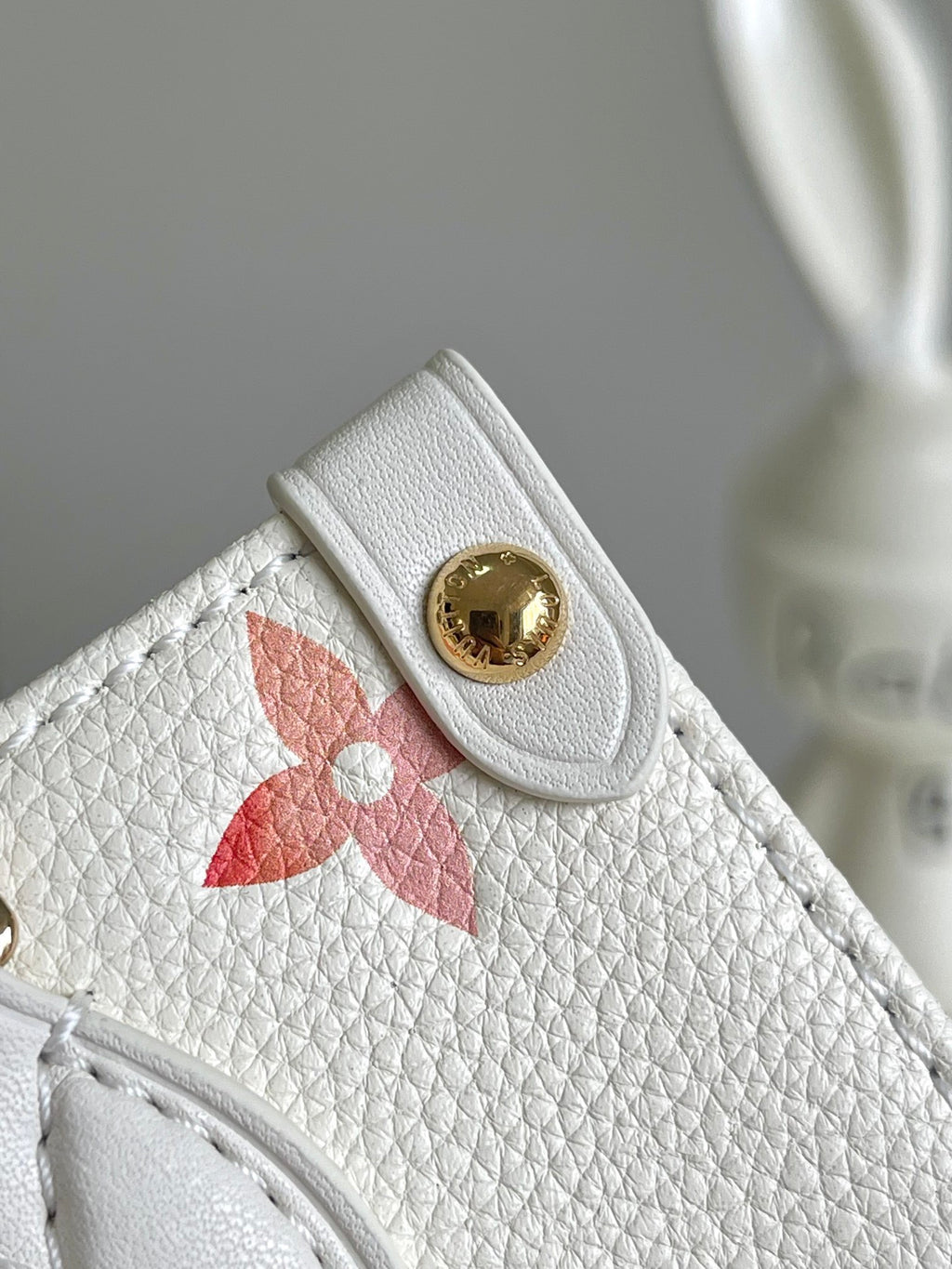 LOUIS VUITTON- LV bag