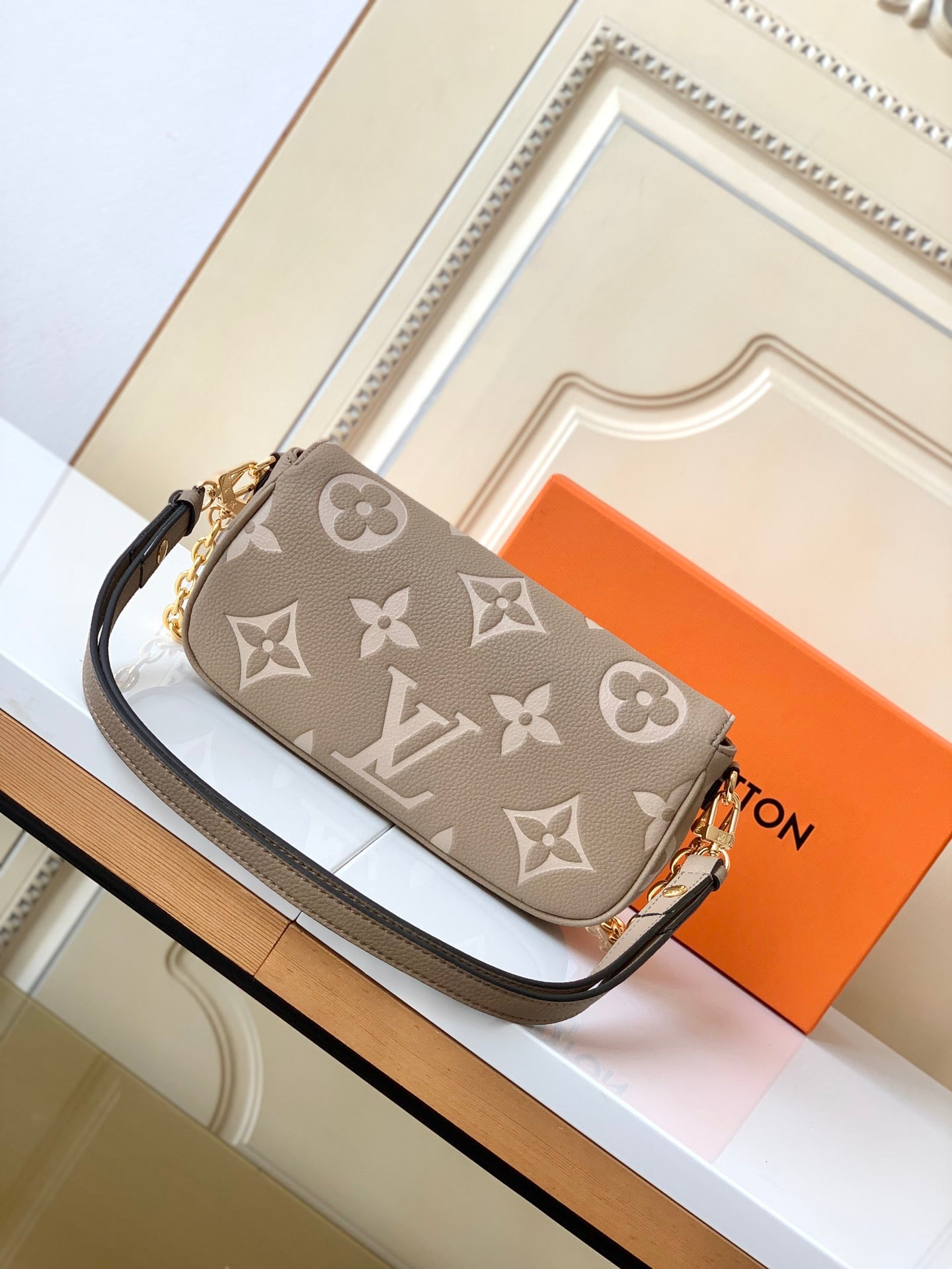 LOUIS VUITTON- LV bag