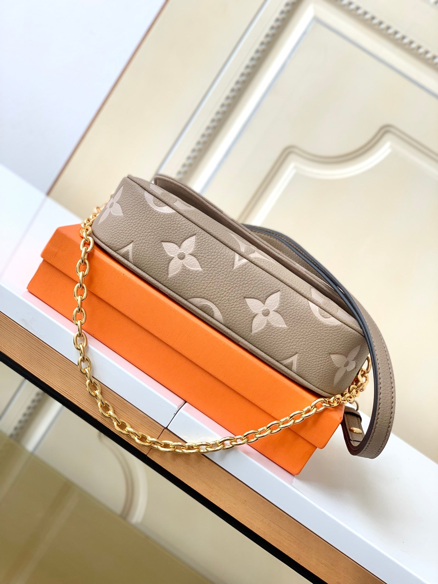 LOUIS VUITTON- LV bag