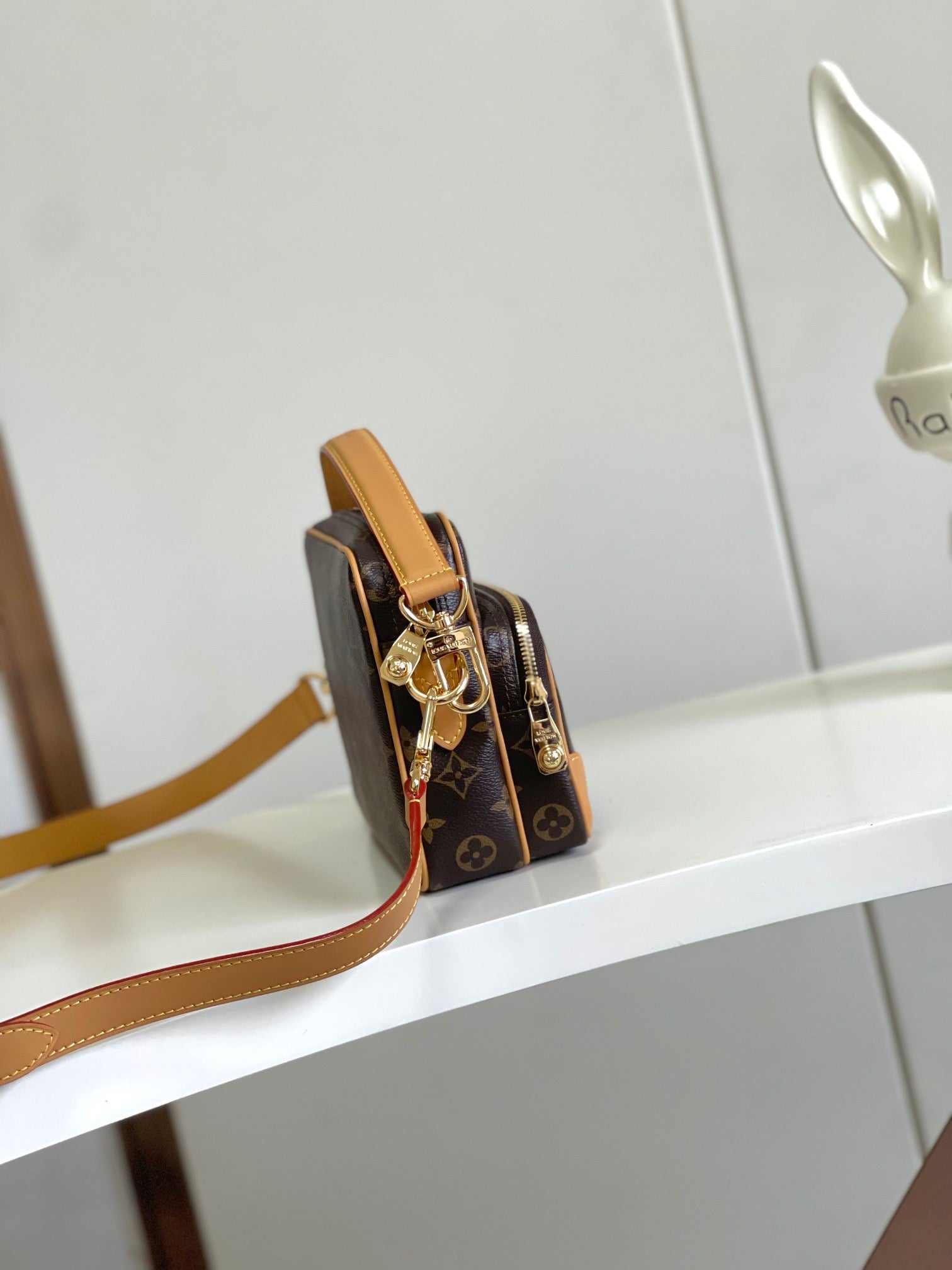 LOUIS VUITTON- LV bag