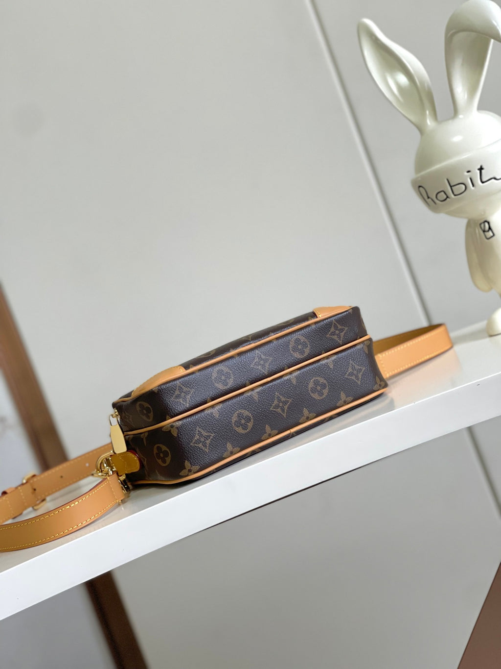 LOUIS VUITTON- LV bag